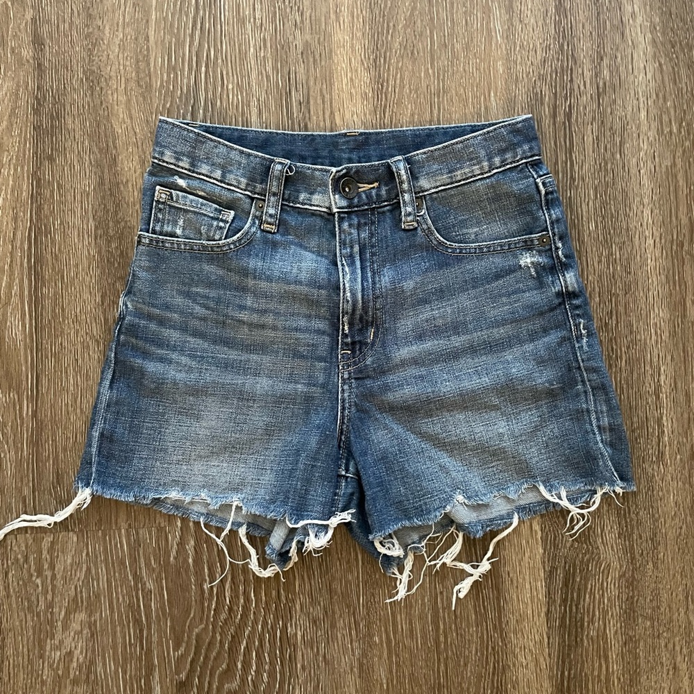 Uniqlo cut-off denim shorts